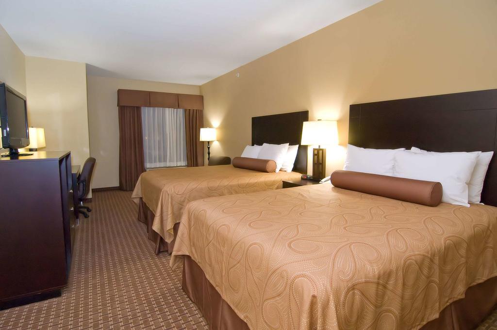 Hotel Western Pines Bastrop